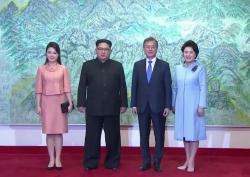 Ini Penampilan Internasional Perdana Ibu Negara Korut Ri Sol Ju