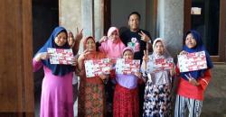 Caleg PDIP Diwajibkan Bagikan Brosur Gus Ipul-Puti Guntur ke 500 Rumah
