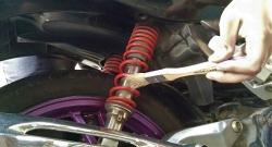 Tips Sederhana Merawat Shockbreaker Motor