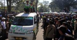 Batal Mogok, Sopir Angkot di Bandung Pilih Tetap Angkut Penumpang