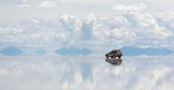 Terindah di Bolivia, Dataran Salar de Uyuni Mirip Cermin Raksasa