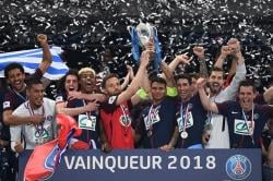 Thiago Silva Ajak Kapten Les Herbiers Angkat Trofi Coupe de France