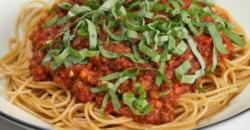 Menyantap Hidangan Spesial Spageti Jamur ala Vegetarian