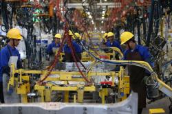 Kunjungi Pabrik Wuling, 100 Persen Pekerja Manufaktur Karyawan Lokal