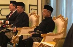 Cerita di Balik Penundaan Waktu Pelantikan Mahathir Mohamad