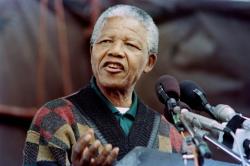 NFT Surat Perintah Penangkapan Nelson Mandela Dilelang Laku Rp1,87 Miliar
