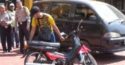 Densus 88 Sita Samurai dan Mobil dalam Penggeledahan di Probolinggo