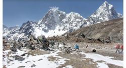 100 Lebih Pendaki Gunung Everest Terpapar Covid