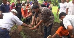 Isak Tangis Warnai Pemakaman Korban Kecelakaan Maut di Bumiayu