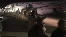 Pesawat Saudi Arabian Airlines Mendarat Darurat Tanpa Roda Depan