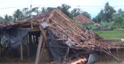Puluhan Rumah Warga di Kuningan Rusak Diterjang Angin Puting Beliung