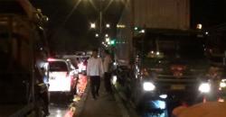 Jalur Pantura Demak-Surabaya Macet Panjang akibat Banjir Rob