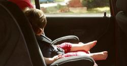 Bahaya Tinggalkan Anak Tidur atau Main Sendiri dalam Mobil