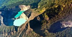 Wisata Flores, Cantiknya 3 Kawah Warna-warni Gunung Kelimutu