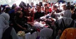 Warga Abaikan Jaga Jarak di Pasar Murah, Kadis Koperasi Sumut: Kami Kewalahan