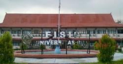 Eksepsi Dikabulkan, Hakim Bebaskan Mahasiswa Unri Khariq Anhar dari Kasus Demo Ricuh<