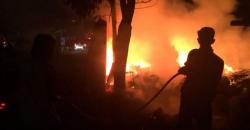 2 Kebakaran Besar Terjadi di Bandung, 40 Hunian Pemulung Dilalap Api