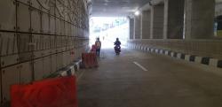 Tak Cuma Penutup Selokan Hilang, Underpass Mampang juga Dicoret-coret
