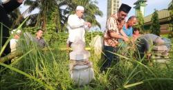 Djarot ke 2 Pasar dan Ziarahi Makam Raja Pertama Kesultanan Langkat