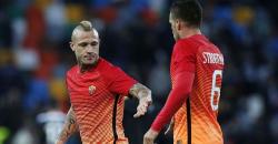 AS Roma Siap Jual Strootman atau Nainggolan