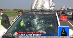 Diduga Mengantuk, Mobil Pemudik Tabrak Pembatas Jalan di Tol Brexit