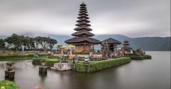 Libur Lebaran ke Bali, Intip Pesona Pura Mengapung di Danau Bedugul