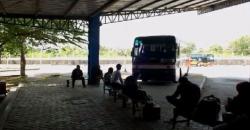Terminal Dhaksinarga Gunungkidul Ramai, Wates Sepi Pemudik