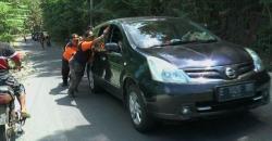 Mati Mesin hingga Mundur, Kendaraan Kesulitan Lewati Tanjakan Cinomati