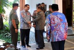 Danny Pomanto Jemput Kedatangan Wapres Jusuf Kalla di Makassar<