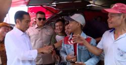 Mudik ke Solo, Jokowi Blusukan Masuk Kampung dan Sapa Warga