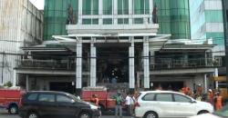 Kebakaran, Puluhan Karyawan dan Tamu Business Hotel Tomang Panik 
