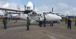 Pesawat DiMonim Air Ditembaki KKSB di Papua, Kopilot Terluka
