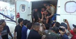 Isak Tangis Sambut Kedatangan 3 Korban Tewas Penembakan KKSB di Timika