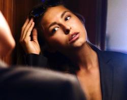 Dikecam, Model Belgia Pose Telanjang Dekat Tembok Ratapan Yerusalem