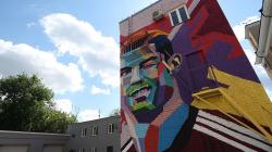 Hotel Messi di Kazan Berseberangan dengan Mural Ronaldo