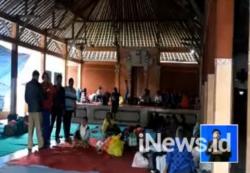 Kembali Erupsi, Warga Bali Mengungsi ke Kantor BPBD Klungkung
