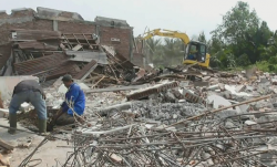 Belasan Tahun Tempati Tanah Pemkab Cilacap, Warga Pasrah saat Digusur