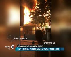 Korsleting Listrik, Rumah 2 Lantai di Cengkareng Ludes Terbakar