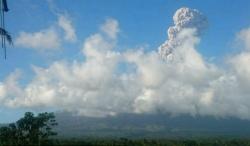 Erupsi Gunung Agung, Ketinggian Kolom Abu 2.000 Meter<
