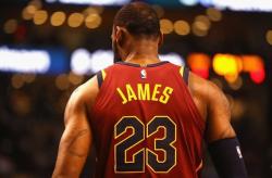 LeBron James Resmi Tanda Tangan Kontrak dengan Lakers