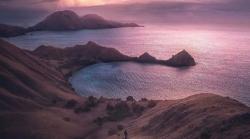 Travelling di Ujung Indonesia Timur, Menikmati Senja di Pulau Padar