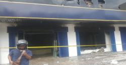 Mobilnya Ditarik, Nasabah di Medan Nekat Bakar Diri di Kantor Leasing