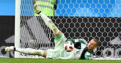 Cari Pengganti Alisson, Roma Bidik Kiper Swedia Robin Olsen