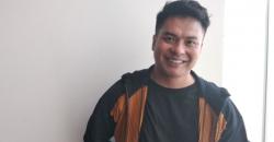 Tren Kecantikan, Begini Trik Pakai Highlighter ala MUA Ryan Ogilvy