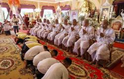 Tunaikan Nazar, 11 Ramaja Thailand Korban Gua Jalani Ritual Budha