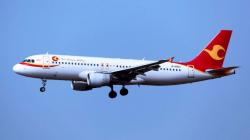 Pesawat Mendarat Darurat akibat Badai Es, Jendela dan Hidungnya Rusak