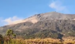 Tim SAR Gabungan Evakuasi 826 Pendaki yang Terjebak di Gunung Rinjani