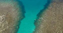 Melihat Keindahan Pulau Lengkuas dari Puncak Mercusuar Usia 136 Tahun