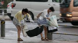 Bersiap Hadapi Badai Shanshan, Warga Jepang Diminta Pulang Cepat