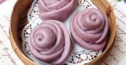 Berkreasi Bikin Bakpao Bunga dari Ubi Ungu yang Gurih